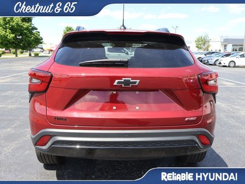 Used 2024 Chevrolet Trax RS w/ Driver Confidence Package FWD image 20