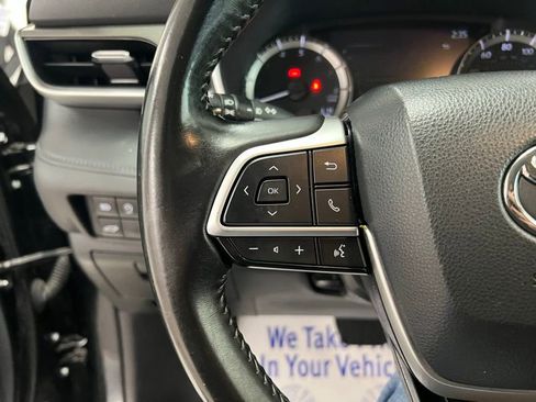 Used 2023 Toyota Highlander XLE AWD/4WD image 20