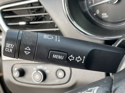 Used 2019 Buick Encore Sport Touring image 17