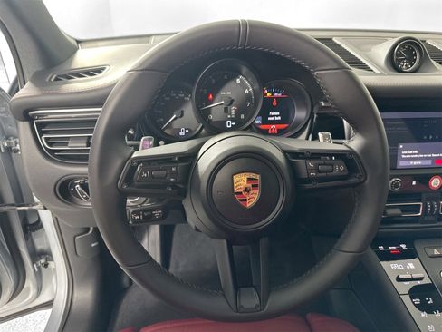 Certified 2025 Porsche Macan image 25