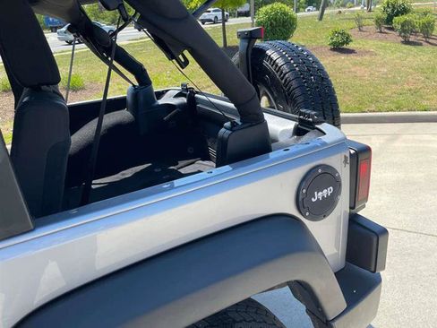 Used 2016 Jeep Wrangler Unlimited Sport w/ Quick Order Package 24S AWD/4WD image 28