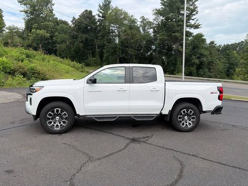 Used 2024 Chevrolet Colorado Z71 w/ Z71 Convenience Package 2 AWD/4WD image 6