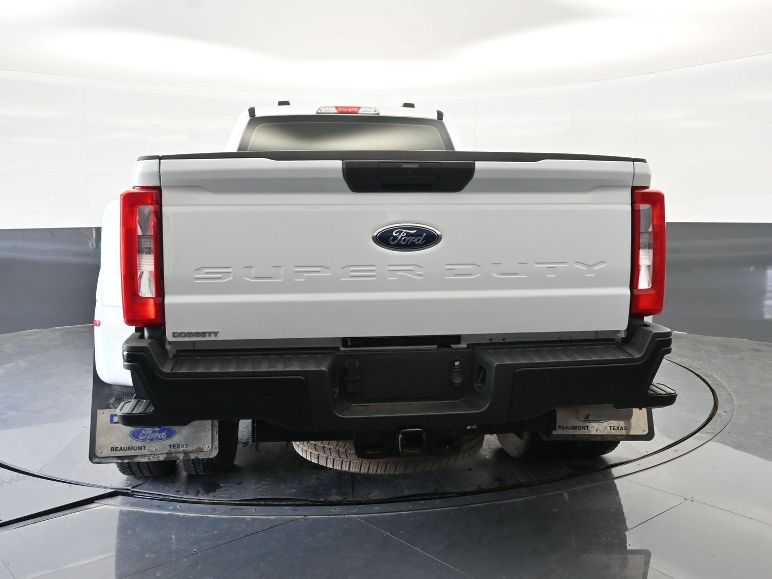 Used 2024 Ford F350 XL AWD/4WD image 3