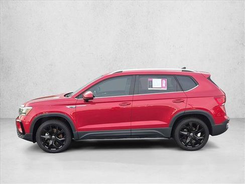 Used 2023 Volkswagen Taos SE w/ Black Wheel Package FWD image 9