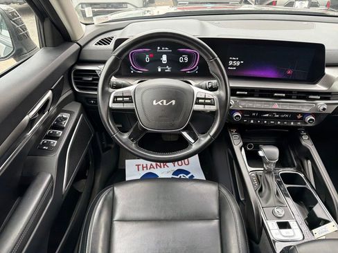 Used 2025 Kia Telluride S image 16