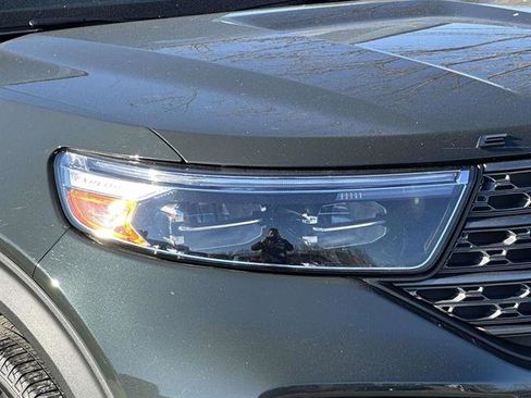 Used 2022 Ford Explorer XLT w/ Equipment Group 202A image 8