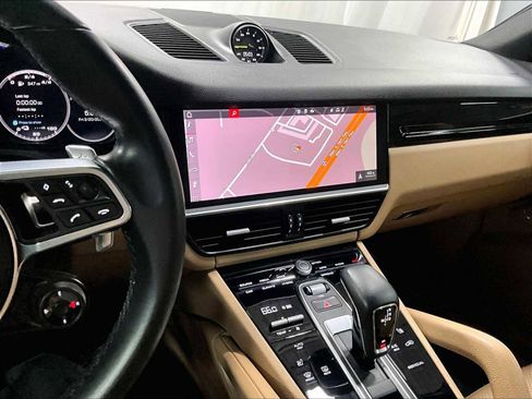 Used 2021 Porsche Cayenne E-Hybrid image 19
