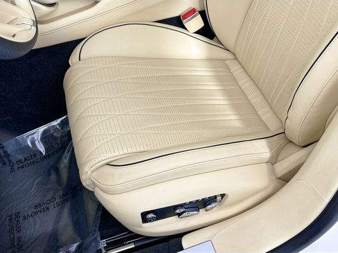 Certified 2022 Bentley Flying Spur V8 image 19