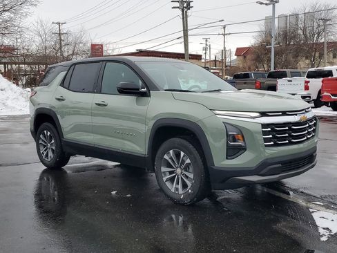 New 2026 Chevrolet Equinox LT w/ Convenience Package II image 2