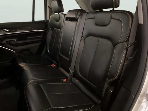 Used 2022 Jeep Grand Cherokee Limited 4xe w/ Luxury Tech Group II AWD/4WD image 35