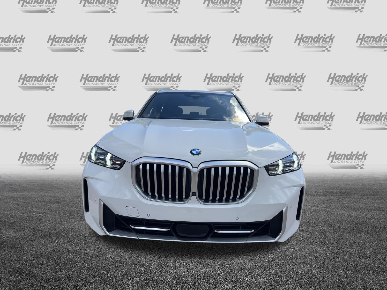 Used 2024 BMW X5 sDrive40i w/ Premium Package RWD image 3