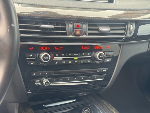 Used 2018 BMW X5 xDrive50i w/ M Sport Package image 31