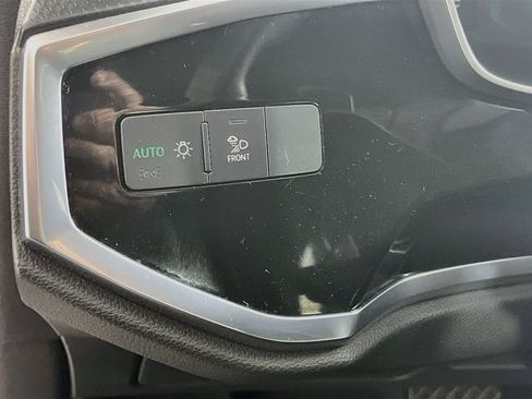 Used 2025 Audi Q3 2.0T Premium AWD/4WD image 17