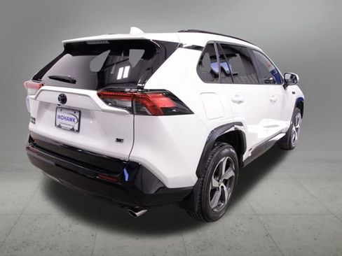 Used 2023 Toyota RAV4 SE w/ Weather & Moonroof Package image 5