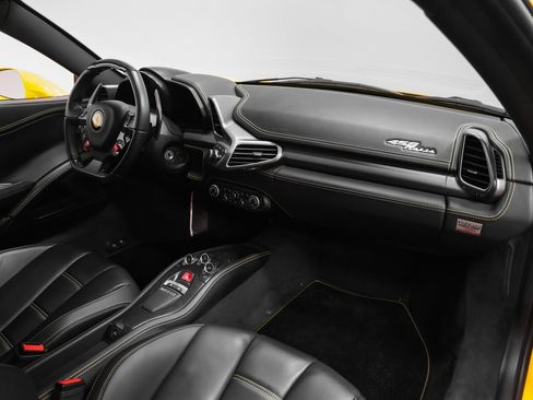 Used 2010 Ferrari 458 Italia Coupe RWD image 24