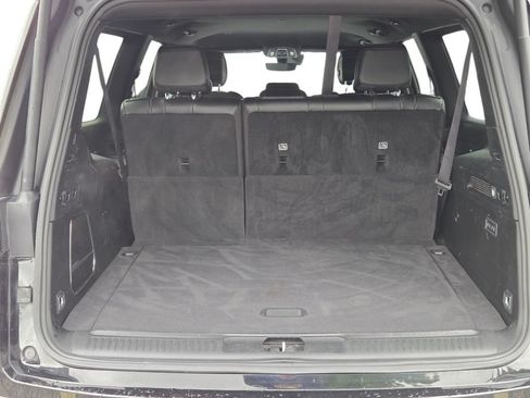 Used 2024 Jeep Wagoneer L Series II w/ Flexible Seating Group RWD image 12