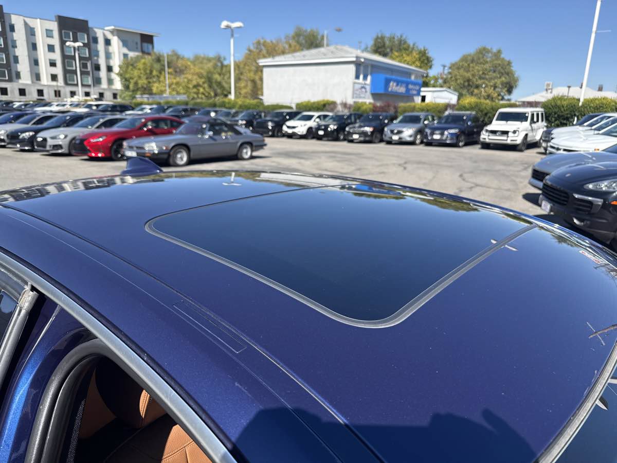 Used 2017 BMW 330i xDrive Sedan AWD/4WD image 24