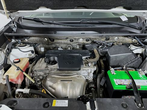 Used 2015 Toyota RAV4 LE image 30