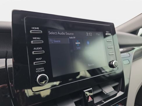 Used 2021 Toyota Camry LE w/ Convenience Package image 21