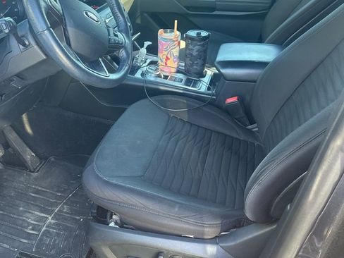 Used 2020 Ford Explorer XLT image 9