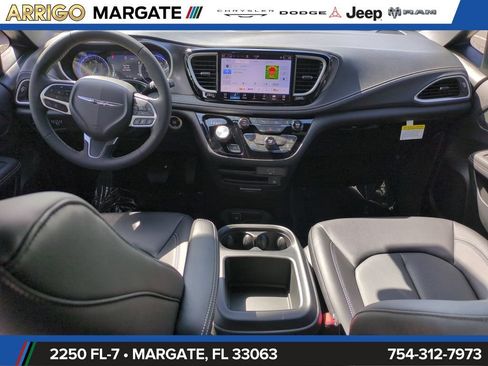 New 2026 Chrysler Pacifica Select FWD image 16