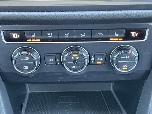 Used 2020 Volkswagen Tiguan SE w/ Panoramic Sunroof Package AWD/4WD image 16