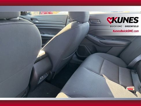 Used 2024 Nissan Altima 2.5 SV image 31