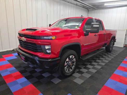 Used 2024 Chevrolet Silverado 2500 Custom w/ Custom Value Package AWD/4WD image 7