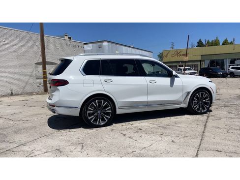 Used 2024 BMW X7 xDrive40i AWD/4WD image 3