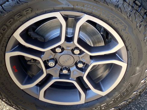 Used 2022 Jeep Grand Cherokee Trailhawk w/ ADV Protech Group II AWD/4WD image 28