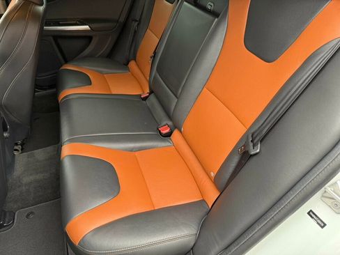 Used 2018 Volvo V60 T5 Cross Country w/ Convenience Package image 30