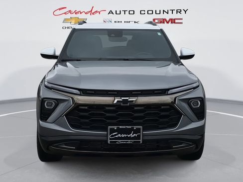 Used 2024 Chevrolet TrailBlazer ACTIV image 2