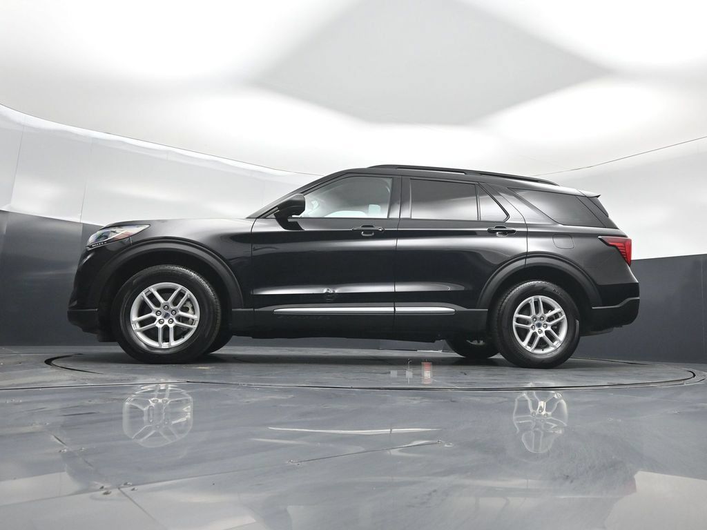 Used 2025 Ford Explorer Active AWD/4WD image 51
