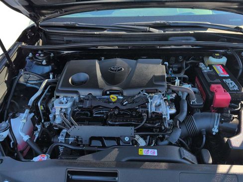 Used 2018 Toyota Camry L image 15