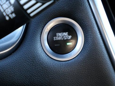 Used 2023 Chevrolet Traverse LT image 8