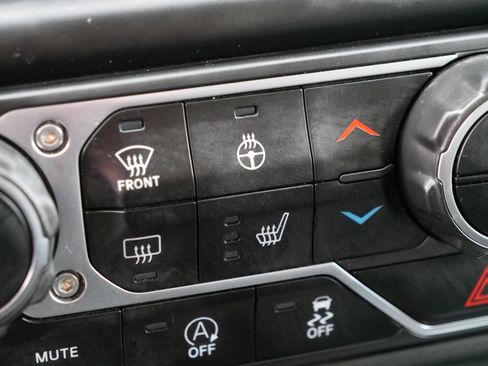 Used 2022 Jeep Wrangler Unlimited Sport image 33