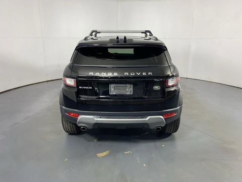 Used 2019 Land Rover Range Rover Evoque SE Premium image 6