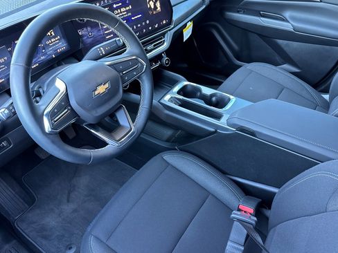 Used 2026 Chevrolet Equinox EV LT image 11