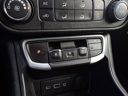 Certified 2022 GMC Terrain SLE image 10