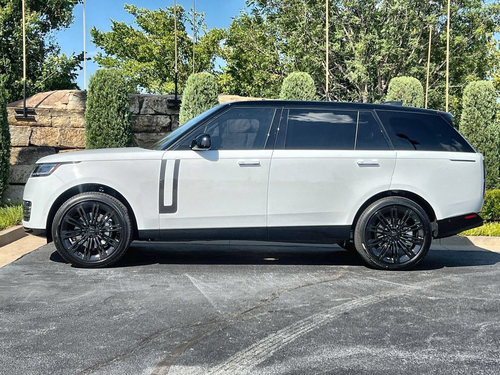 New 2026 Land Rover Range Rover Long Wheelbase SE AWD/4WD image 2
