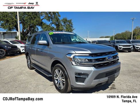 Used 2022 Ford Expedition Limited image 1