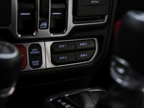 Used 2025 Jeep Wrangler Unlimited Rubicon w/ Technology Group image 49