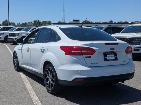 Used 2018 Ford Focus SEL FWD image 5