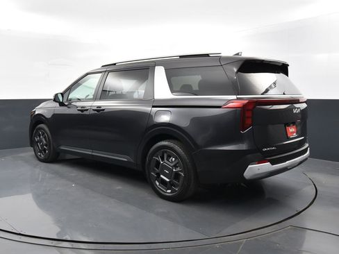 Used 2025 Kia Carnival EX image 33