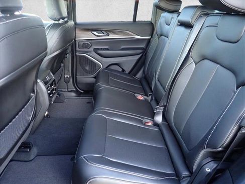 New 2026 Jeep Grand Cherokee Limited w/ Luxury Tech Group II image 10