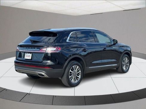 Used 2022 Lincoln Nautilus Reserve image 3