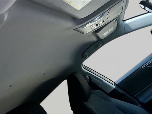 Used 2021 Toyota RAV4 LE FWD image 14