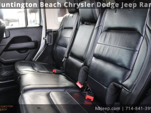 Used 2021 Jeep Wrangler Unlimited Sahara image 33