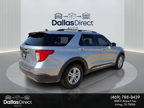 Used 2022 Ford Explorer XLT w/ Equipment Group 202A image 6