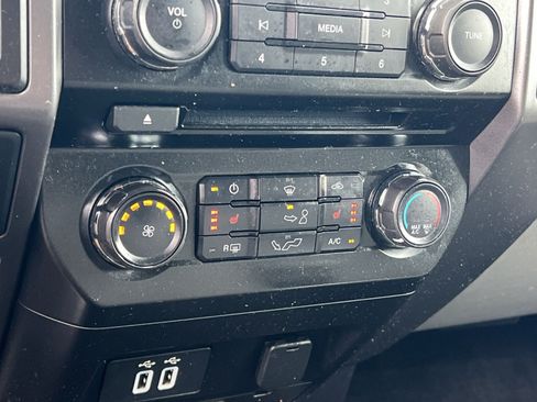 Used 2016 Ford F150 XLT w/ Equipment Group 302A Luxury AWD/4WD image 20